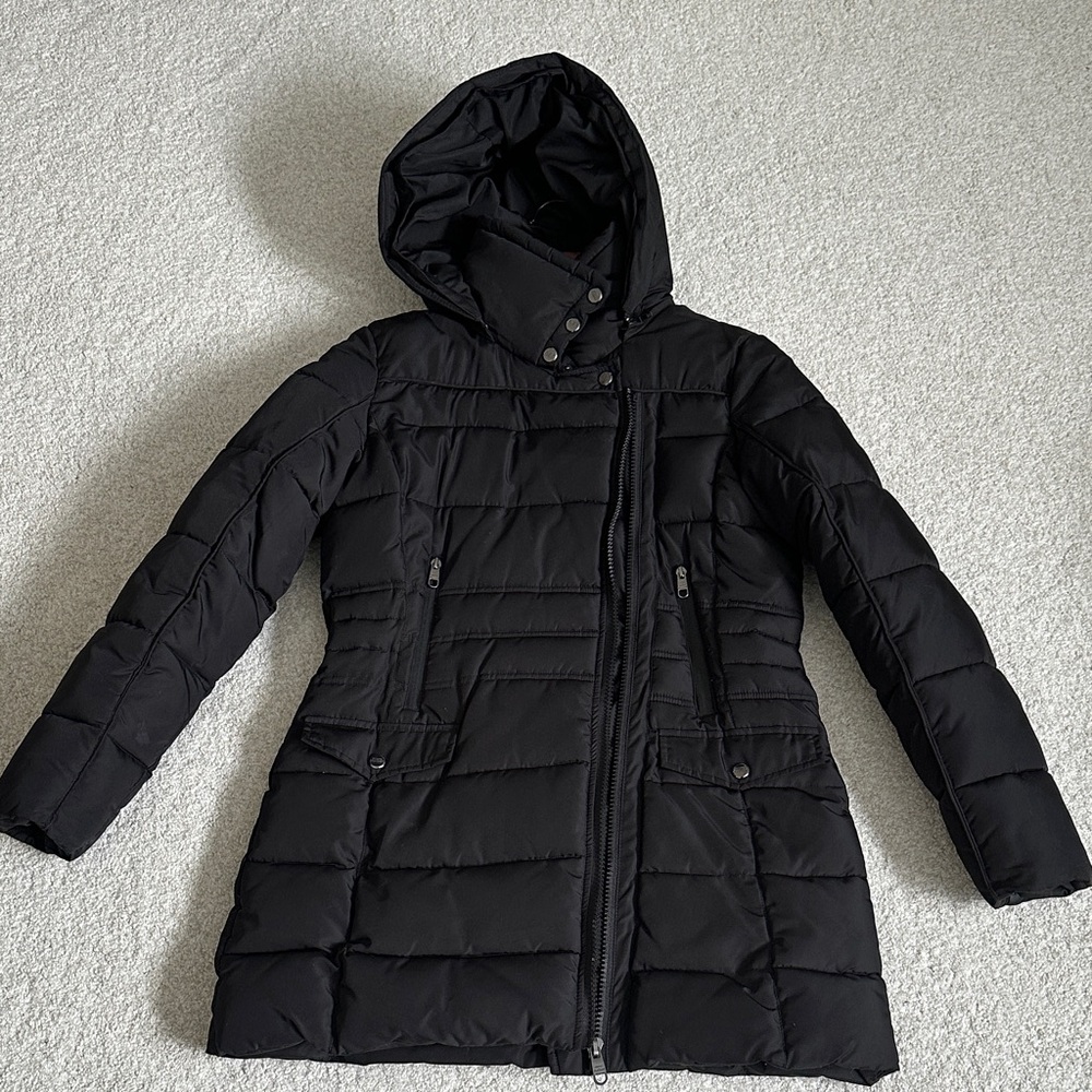 Steve Madden winter coat (puffer). Great condition.